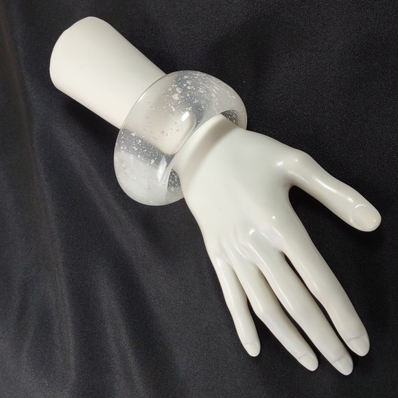 Fabulous Bubble Lucite Bangle Bracelet - Picture 1 of 8